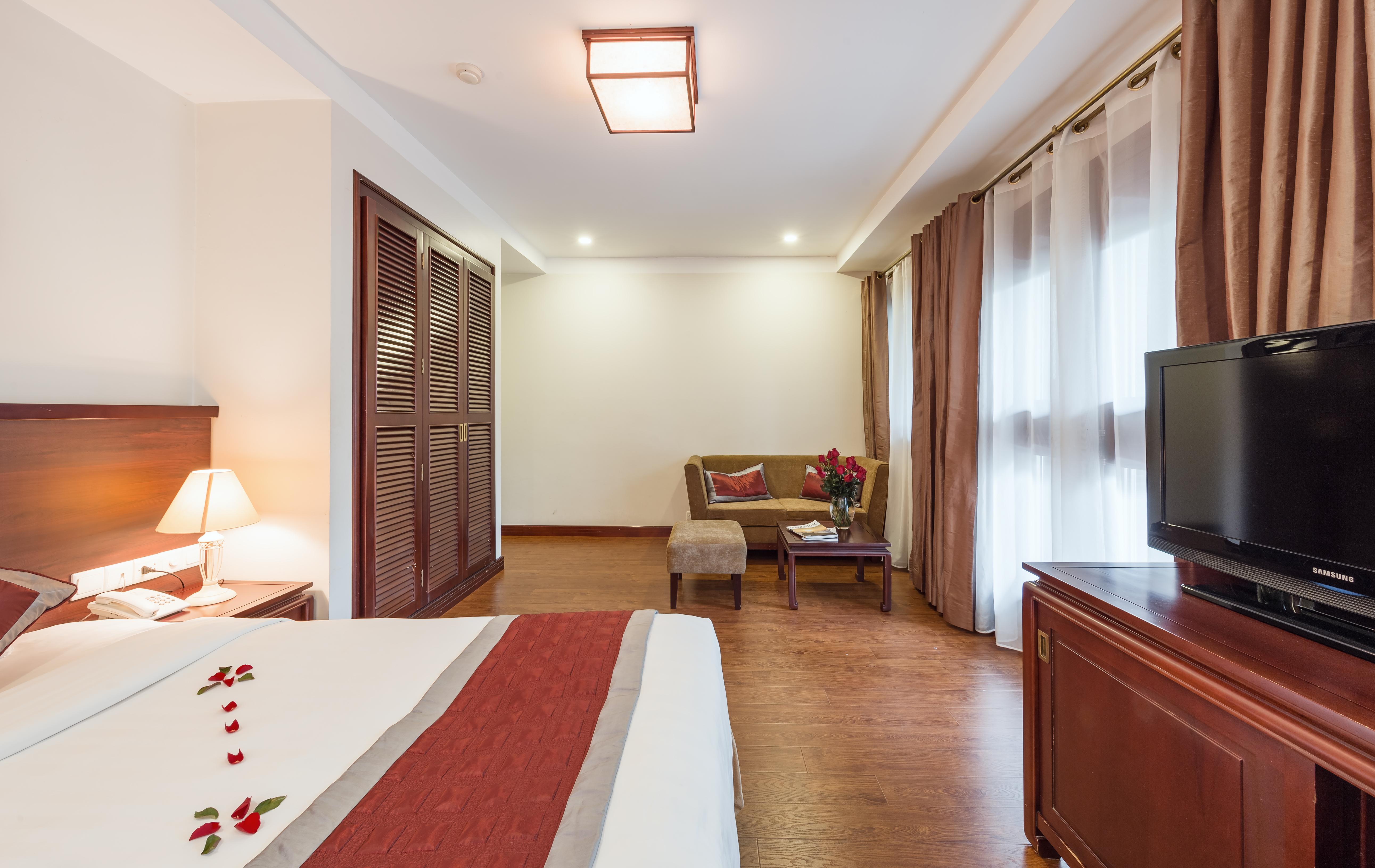 La Dolce Vita Hotel Hanoi Esterno foto